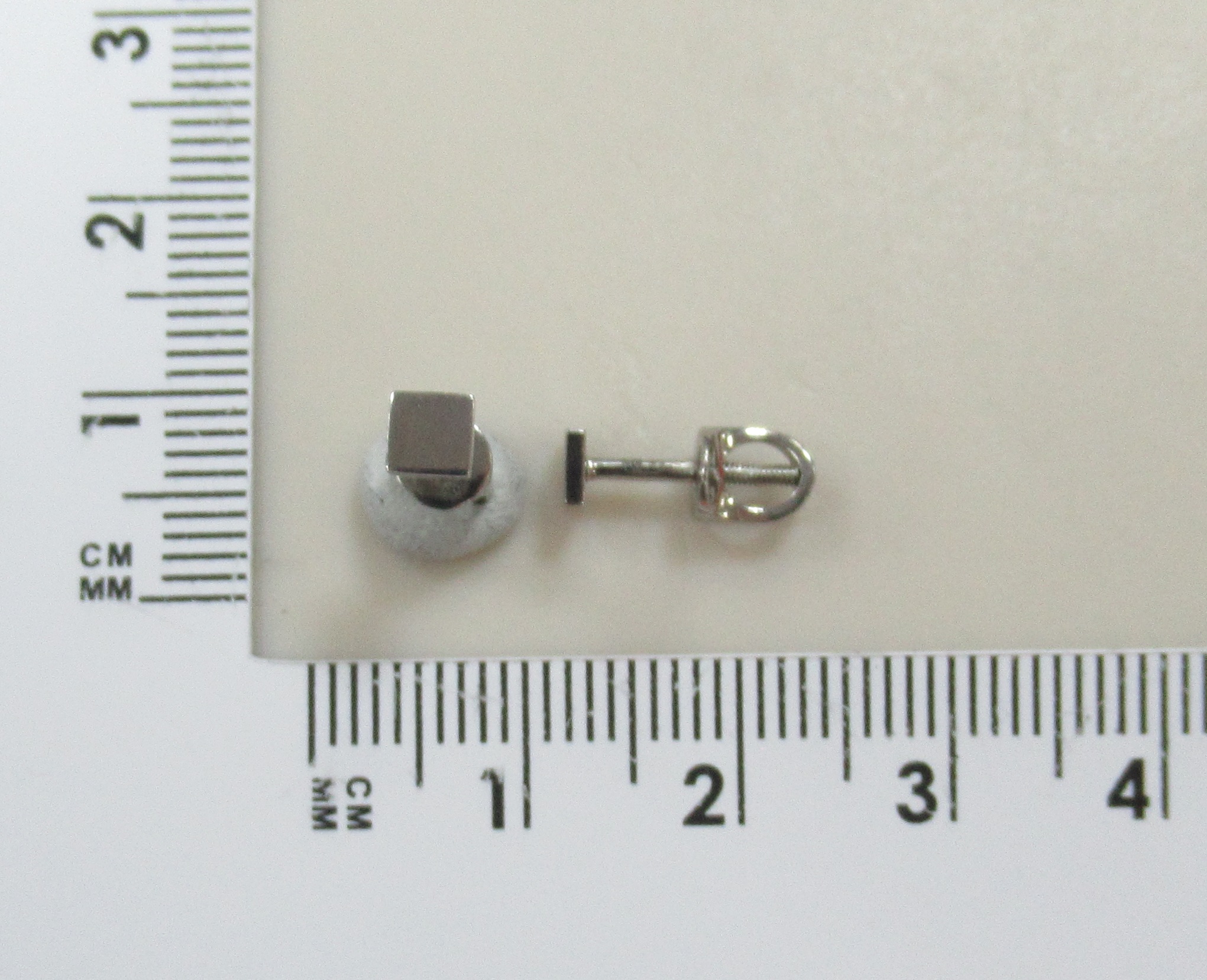 10519-000784 Серьги (Pt 585)